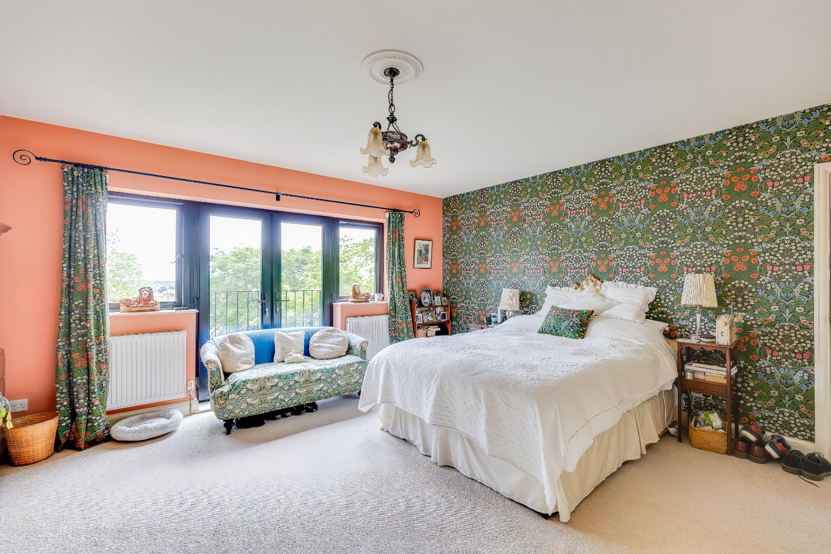 8 Church Place South, Penarth, CF64 1BA